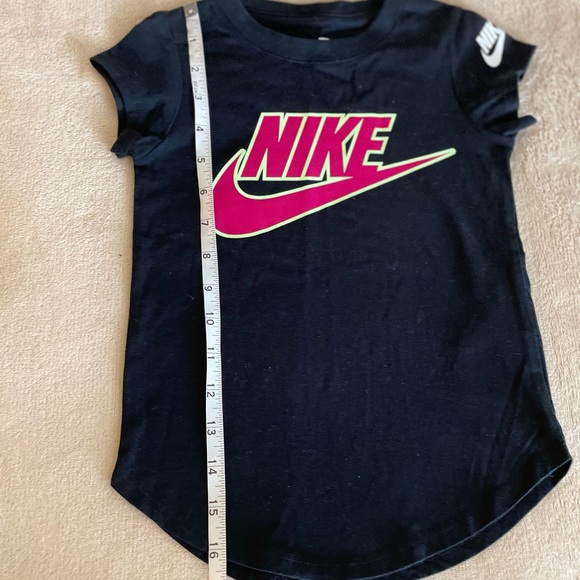 Nike Toddler Logo T-Shirt - Size 4T - Picture 8 of 11